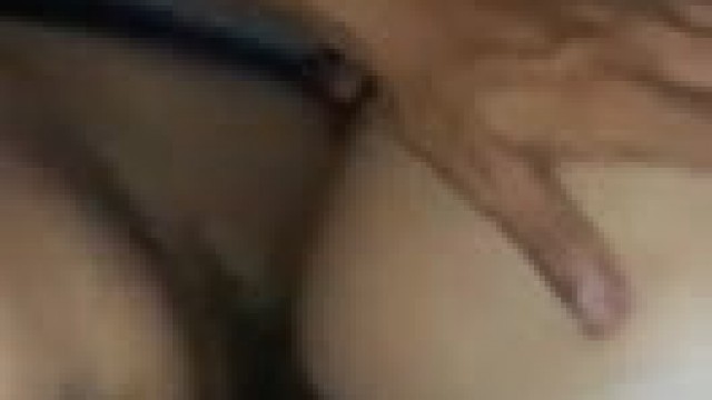 Amadora gostosa fazendo anal