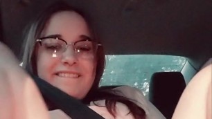 Rubbing my pussy while my bf drives