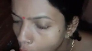 Indian bhabhi sucking and showing boobs