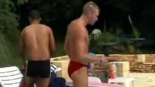 FrenchPorn.fr - Two twinks fucking in the swimming pool