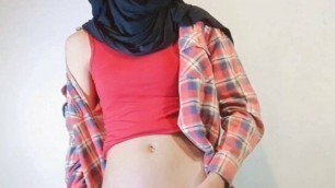 Cute Asian Hijab Trap Masturbation, Fast Cum.