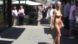 Vanessa - Naked Babe Has Fun in Public